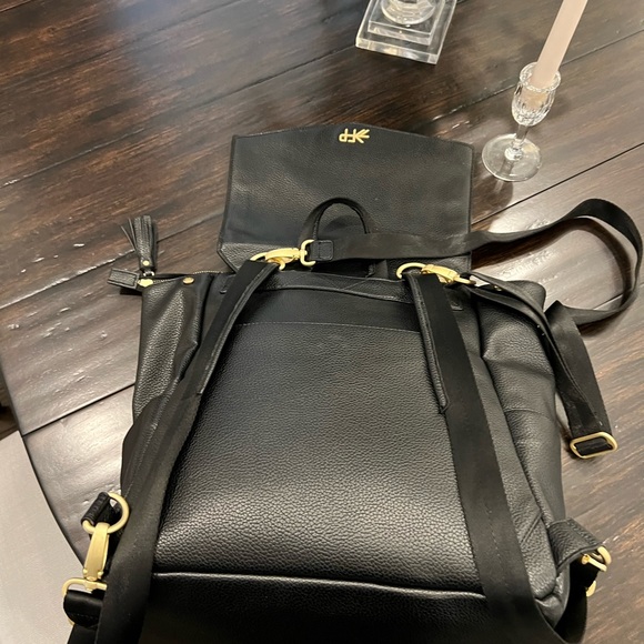 Freshly Picked Original Diaper Bag - Black Vegan Leather with Gold Metal - Picture 9 of 9